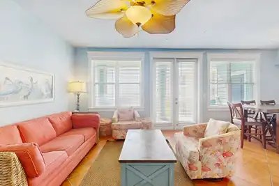 Image de Nouvelle Liste! Superbe condo adapté aux chiens avec piscine partagée et accès à la plage