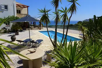 Image de Villa de charme - piscine et vue mer fantastique, près d'une longue plage de sable!