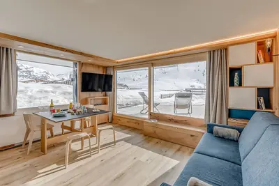 Image de Studio rénové moderne avec terrasse, vue lac, WiFi inclus