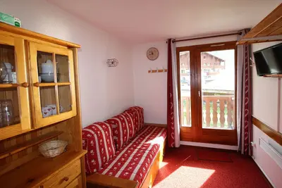 Image de Studio chaleureux pour 2 personnes à 50m des pistes, avec balcon orienté sud, à Tignes Val Claret