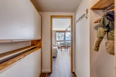 Image de Studio rénové pour 4 avec balcon et vue lac - Gamme Premium