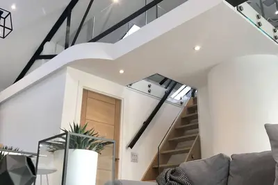 Image de New York Loft Style Gated Development Lux St Albans - Off Street Parking