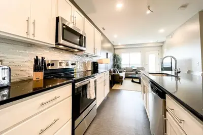 Image de Mitten | Centre-ville | Corporate 2br avec balcon