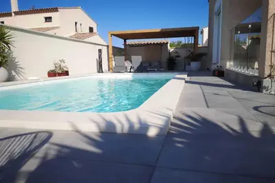 Image de Appartement au dessus de la maison du propriétaire <br>Piscine, plage, nature.