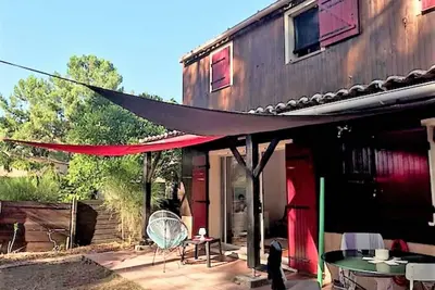 Agréable pavillon mitoyen de type 3 + coin nuit situé dans la pinède 101por