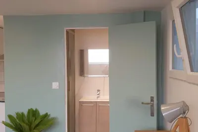Image de Un beau studio neuf et tout équipé et au vert