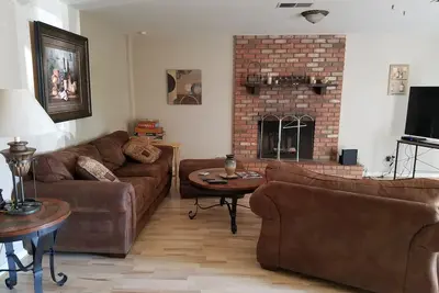 Image de Idéalement situé 2 chambres 1 salle de bain Duplex