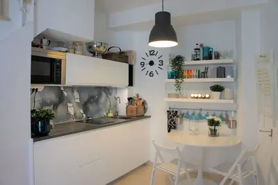 Image de Appartement de style scandinave avec balcons français