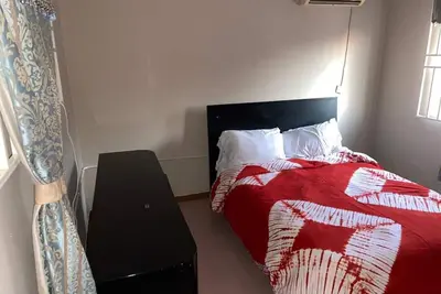 Image de Chambre 1 dans Tropical Accra House