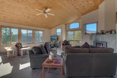 Image de Nouvelle Liste - \"Stockholm\" Tahoe Donner 4 Br avec bain à remous privé - Chiens Ok