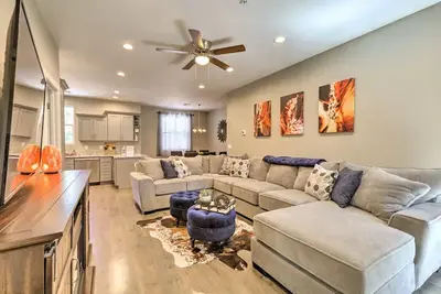 Image de Nouveau! - Maison de ville familiale de 3 étages avec garage attenant pour 2 voitures