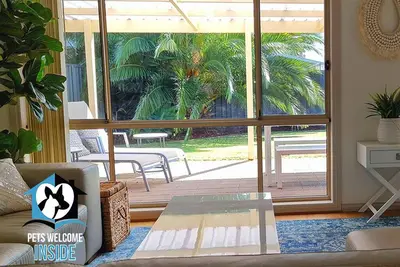 Image de Coastal Vibe 4 chambres, 2 salles de bain Accueil - À quelques pas de la plage