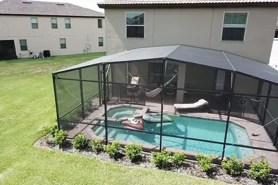 Image de Solterra Resort - est un magnifique paradis situé à Davenport en Floride.