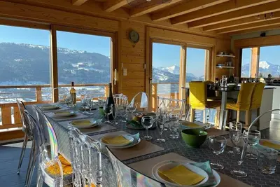 Image de Chalet Célestine avec Sauna et Vue sur toute la Vallée