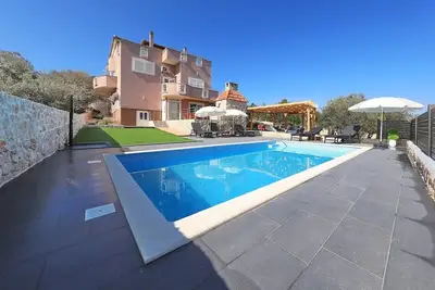 Image de Appartement élégant et moderne avec vue sur la mer Giulia