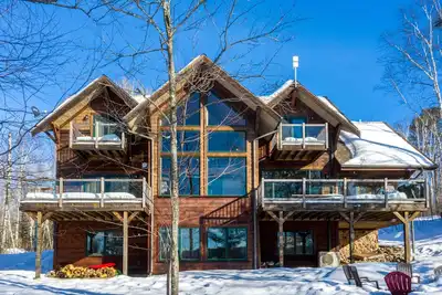 Image de Luxury Lakeside Living with Sauna; Ski / Golf / Vélo / Randonnée et Kayak