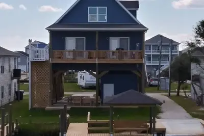 Image de Water Lovers Paradise! New 6 br 4 ba boat ramp and dock on canal. Near ocean