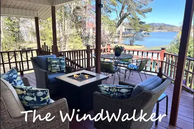 Nouveau! Chalet confortable avec terrasse donnant sur le lac Hamilton