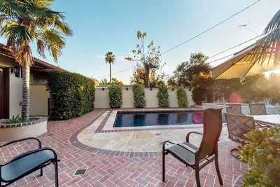 The Daisy Paradise Villa