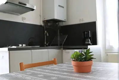 Image de Bel appartement pour deux personnes au calme et à  proximité du centre ville