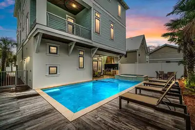 Image de Côte est claire | Piscine chauffée | Vues du Golfe | Plage privée