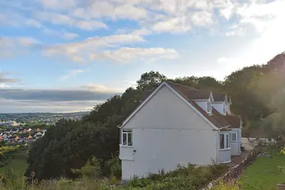 Image de 2 chambres à coucher à Near Torquay