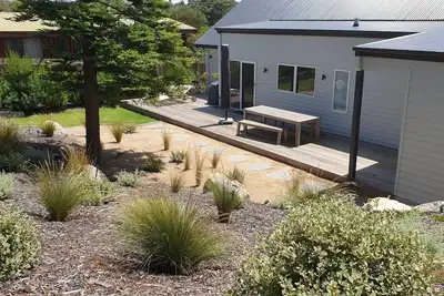 Image de Molly's Beach House: Newly renovated, walk to beach - Wifi, Newly renovated