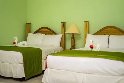Image de Holiday Haven Resort & Banquet Hall-Tpl / 1Qn & 1Dbl