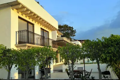 Image de Beautiful Downtown Villa with Excellent Location!