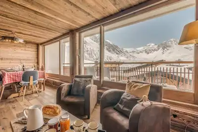 Image de Appartement rénové 71m2 3 chambres à Tignes, balcon Sud, Wifi, parking