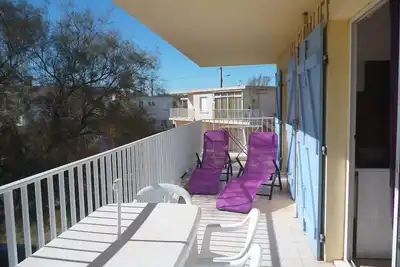 Image de A 2 pas de la plage, appartement de vacances avec petite vue mer