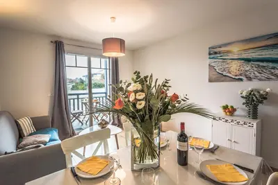 Image de Cosy appartement offrant un emplacement d’exception - 1ère ligne mer – piscine