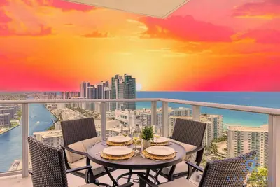 Image de COMMODITÉS 5 ÉTOILES Luxe 2br. Vue Avant sur l'océan et la baie