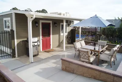 Image de Cottage d'hôtes victorien du centre-ville à 2 niveaux