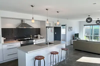Image de Surfers Retreat - Waihi Holiday Home