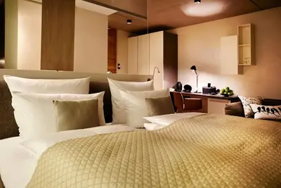 Image de Loft junior au design élégant avec un grand balcon
