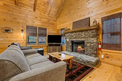Image de Cabine paisible pour chiens avec foyer au bois et bain à remous privé!