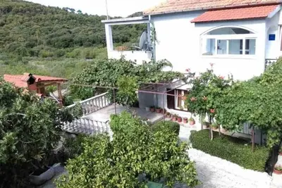 Image de Appartement dans Okrug Donji avec terrasse, Climatisation, Wifi, Machine Ă laver (4864-1)