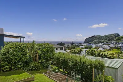 Image de The Gardener's Beach House - Maison de vacances Onemana