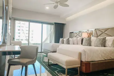 Image de ** Tarif SPÉCIAL ** HÔTEL 5 ÉTOILES De Luxe * Suite 2bd / 3ba