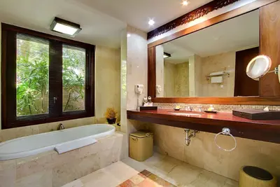 Image de Belle villa, piscine privée, à 2 minutes à pied de la plage