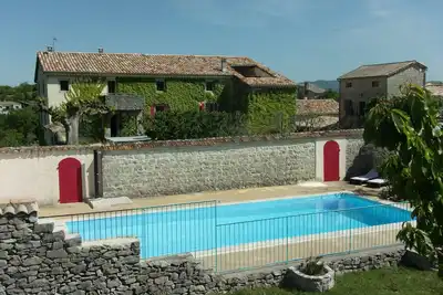 Image de Gîte la Feniere *** dans Mas en pierres, nature et calme, piscine chauffée