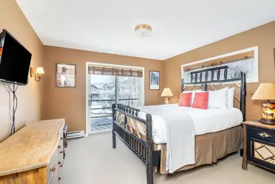 Image de Condo au dernier étage Viking Lodge 304