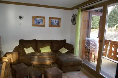 Image de 150m du centre station, balcon, parking, casier à ski, 75m², Les 7 Laux