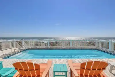 Image de Clear Skies: 7 Br / 4. 5 Ba maison à Oak Island, pour 18 personnes
