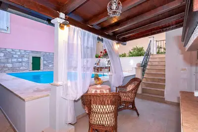 Image de Villa waterfroont avec piscine privée et vue imprenable sur la mer