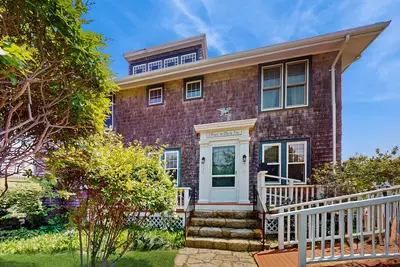 Image de Balayage, chien-friendly, maison au bord de l'eau w / un solarium, vue sur l'océan, et cheminées