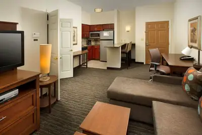 Image de Petit-déjeuner buffet gratuit + Wi-Fi gratuit | Près du Research Triangle Park