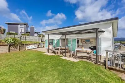 Image de Black Pearl Barn - Spacious, contemporary and well-styled, Black Pearl Barn is the perfect holiday getaway for 1-2 families or up to 3 couples