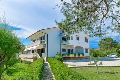 Image de Appartement Ă Vir proche des plages de sable